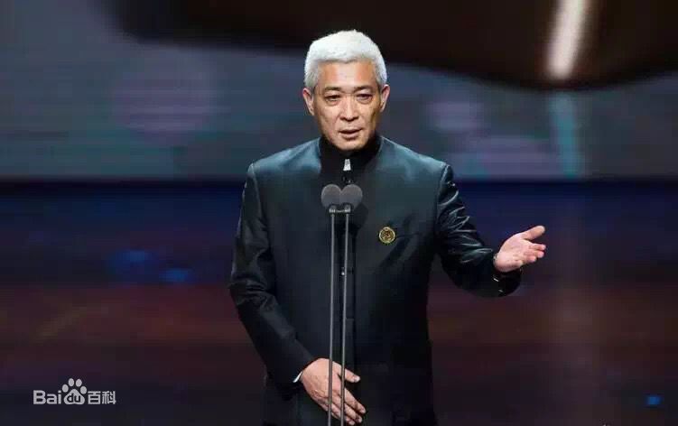 阎建钢出席活动照性感图片壁纸