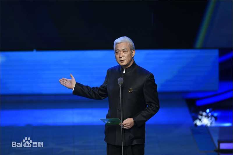 阎建钢出席活动照性感图片壁纸