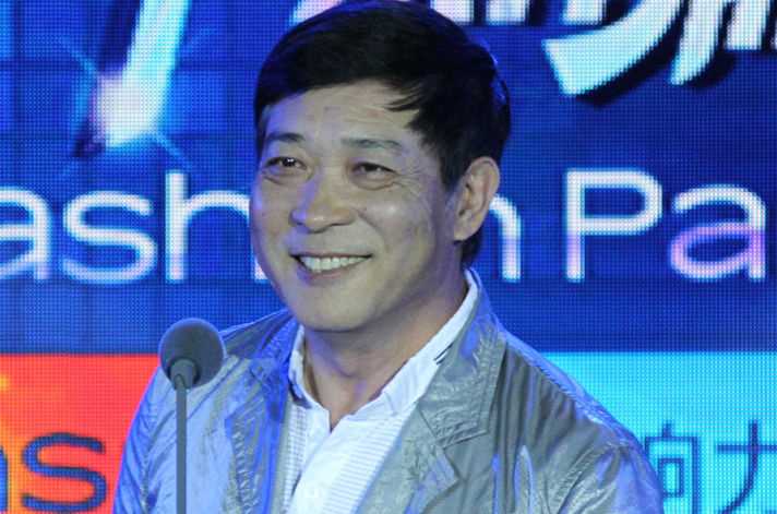 最新阎建钢壁纸