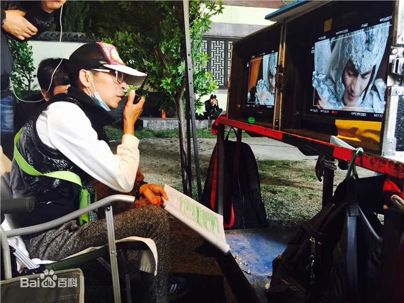 袁英明导演工作照图册