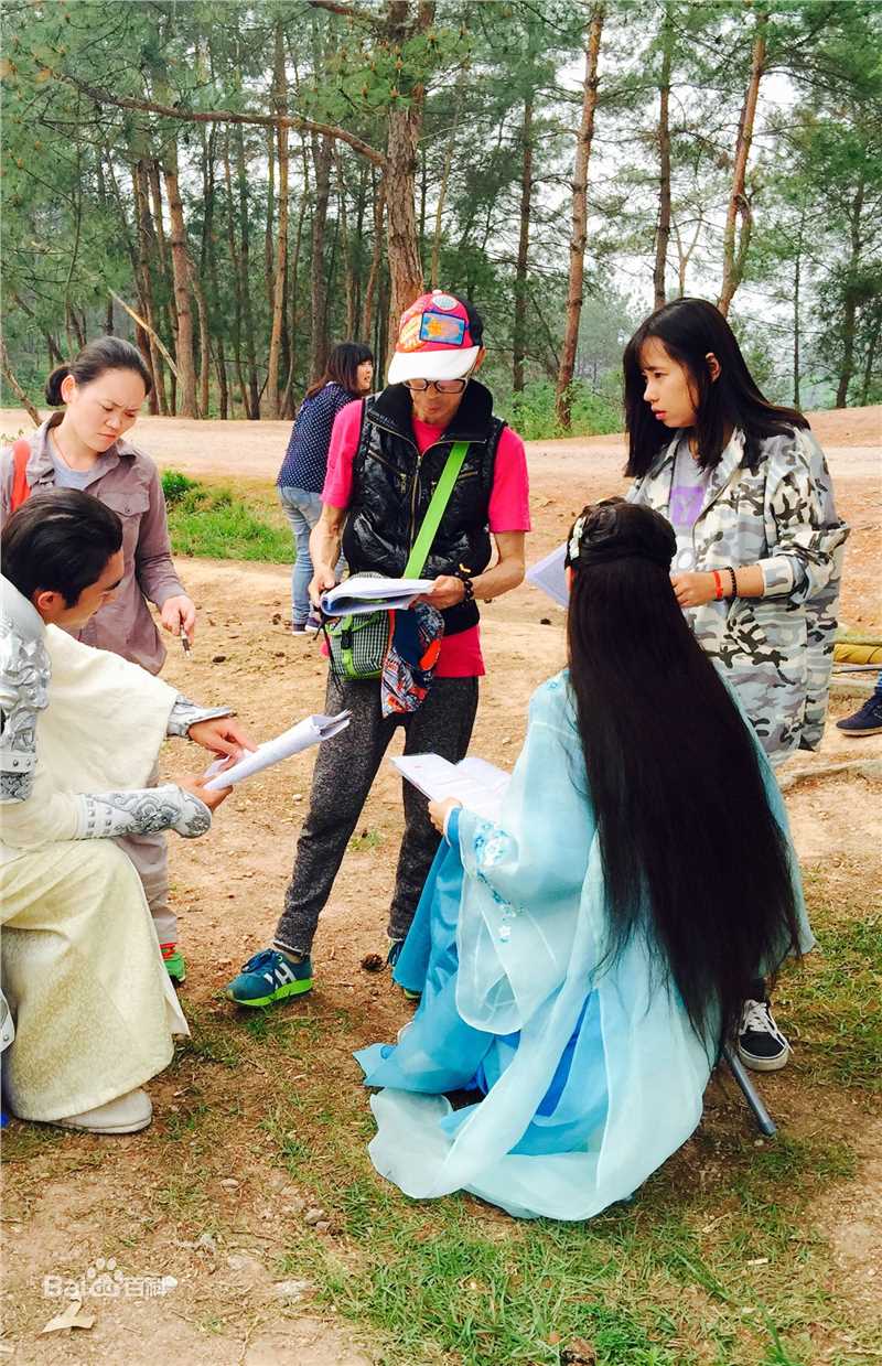 袁英明导演工作照图册