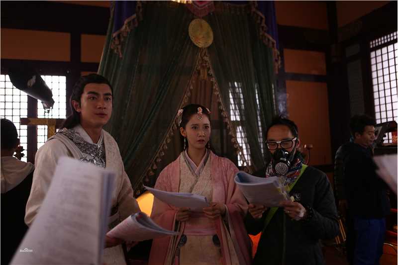 袁英明导演工作照图册