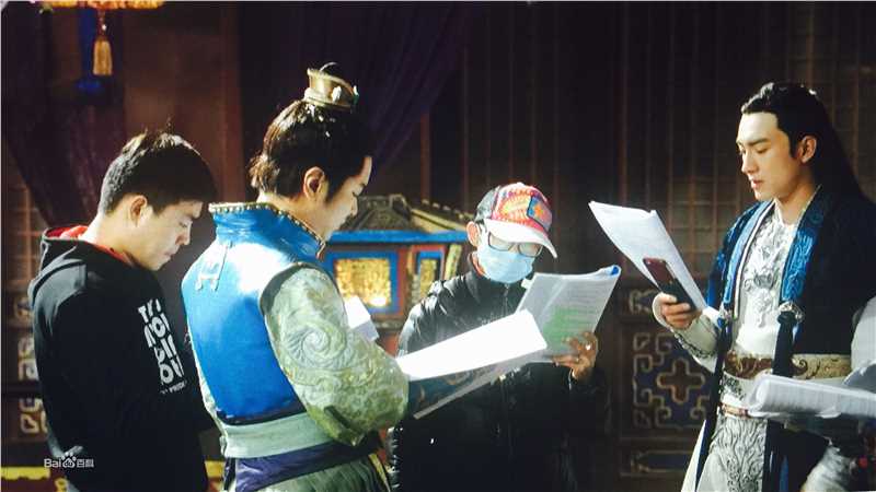 袁英明导演工作照图册