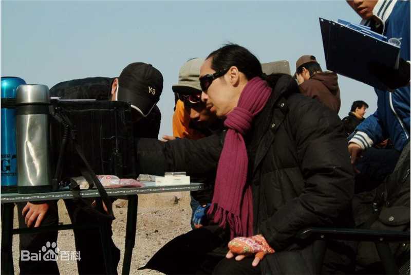 袁英明导演工作照图册