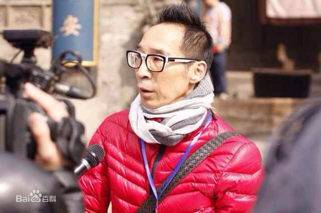 袁英明导演工作照图册