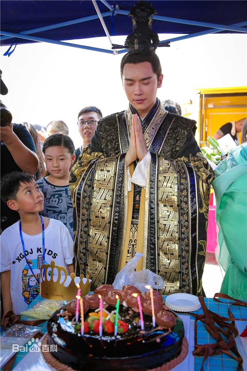 高云翔(Gavin Gao)生日会素颜照壁纸