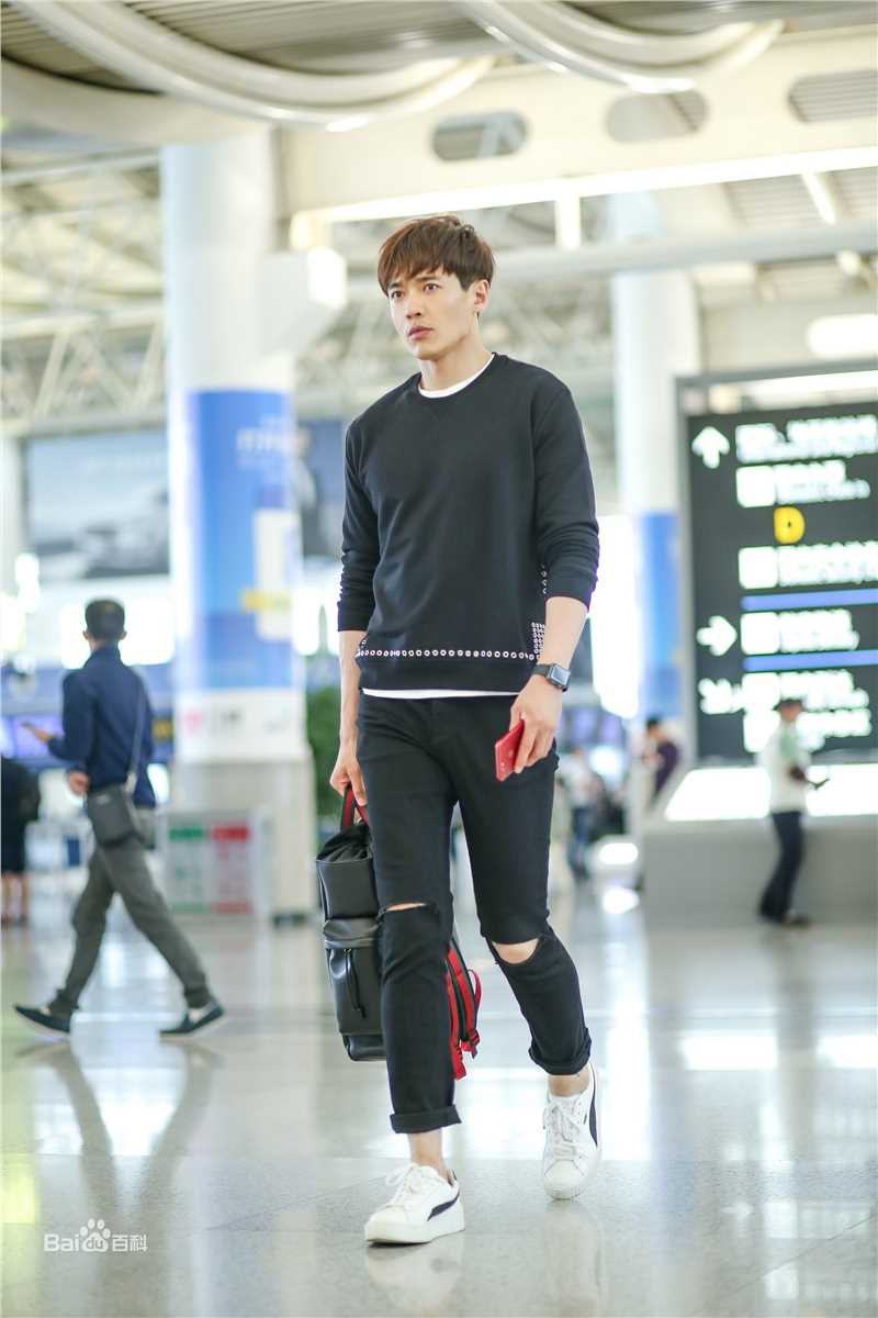 高云翔(Gavin Gao)机场街拍性感图片图集