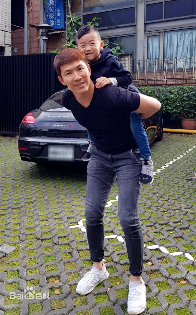 黄少祺(Eric Huang)生活照图册