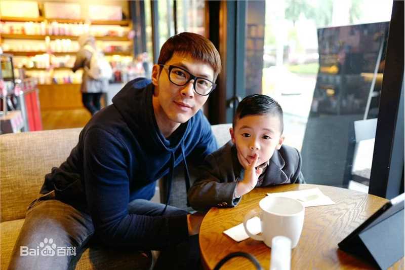 黄少祺(Eric Huang)生活照图册