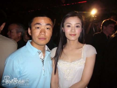 汤嬿活动照壁纸壁纸