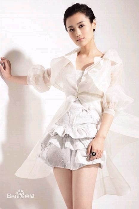 汤嬿活动照壁纸壁纸