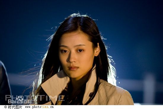 汤嬿活动照壁纸壁纸