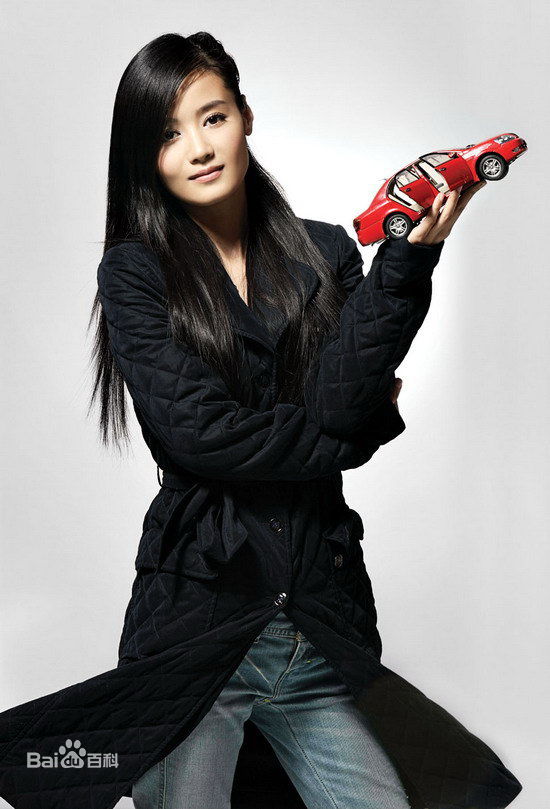 汤嬿活动照壁纸壁纸