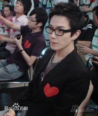 李承铉(Nathan Scott Lee、Lee Seung Hyun)舞动奇迹壁纸壁纸