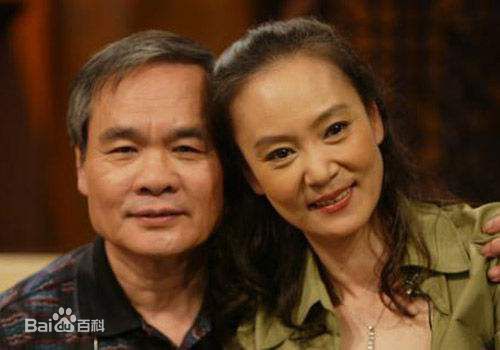 刘雪华(Leanne Lau)和丈夫邓育昆素颜照相册