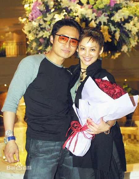 马景涛(Steve Ma)夫妇及长子世天性感图片图集