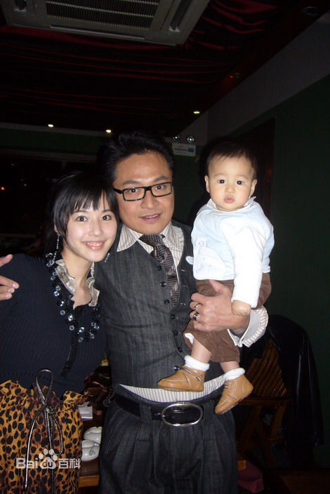 马景涛(Steve Ma)夫妇及长子世天性感图片图集