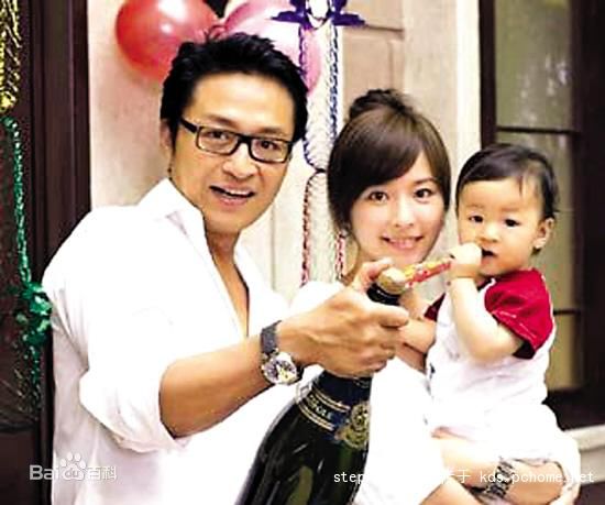 马景涛(Steve Ma)夫妇及长子世天性感图片图集