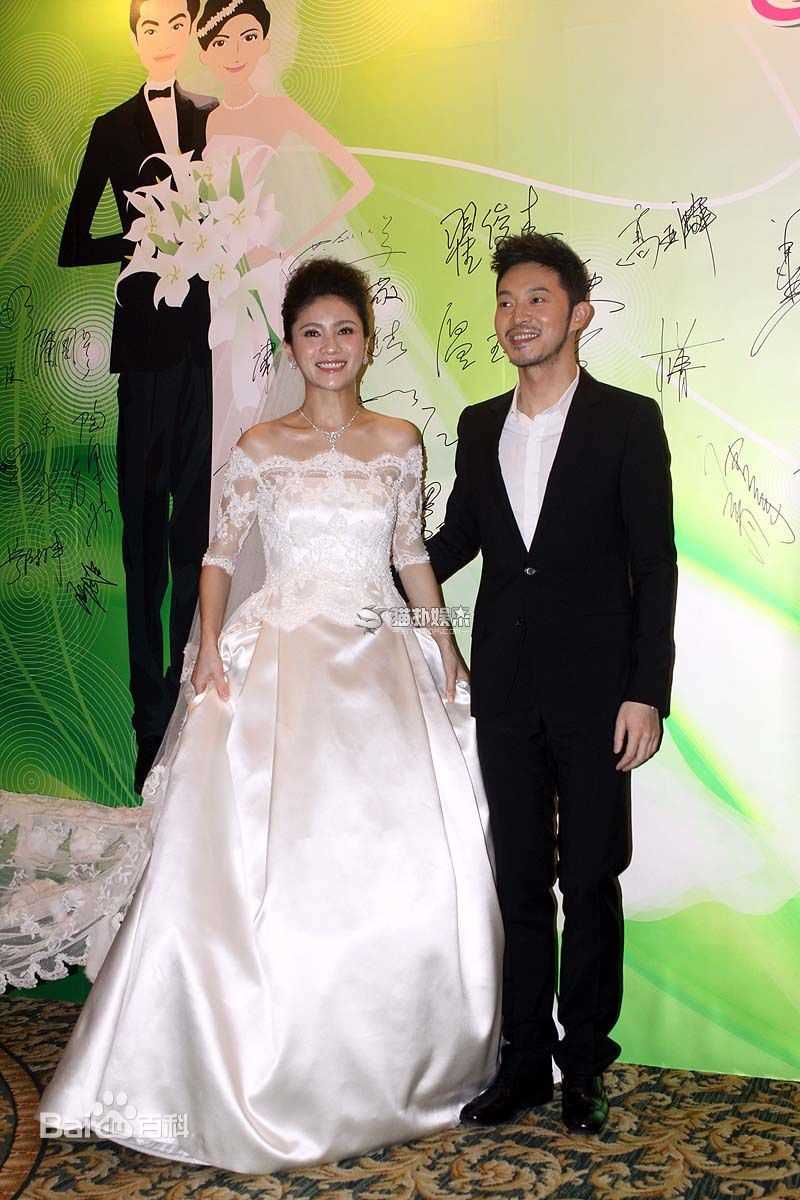 胡可结婚照前后照片