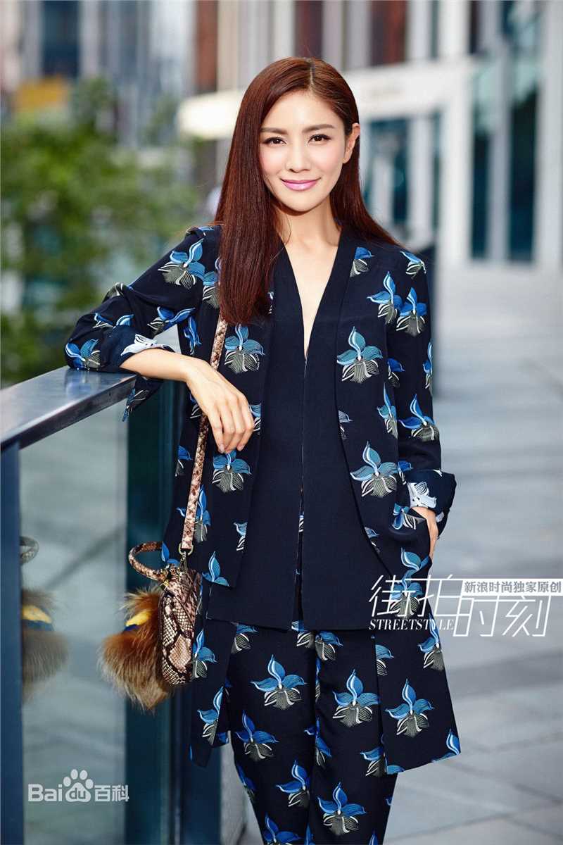 胡可2016年街拍时刻图片图册