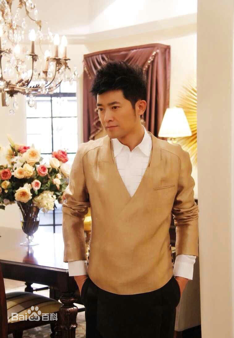 任泉(Quan Ren)商界时尚前后照片