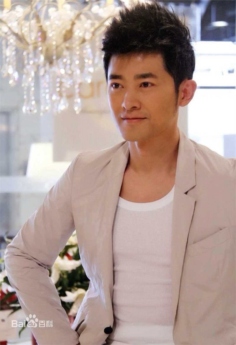 任泉(Quan Ren)商界时尚前后照片