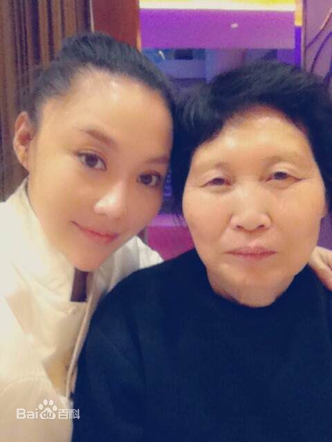 傅冲(Sasa)与亲朋好友照片素颜照相册