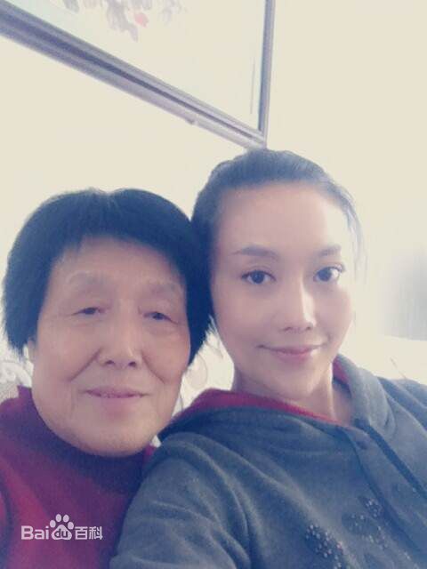 傅冲(Sasa)与亲朋好友照片素颜照相册