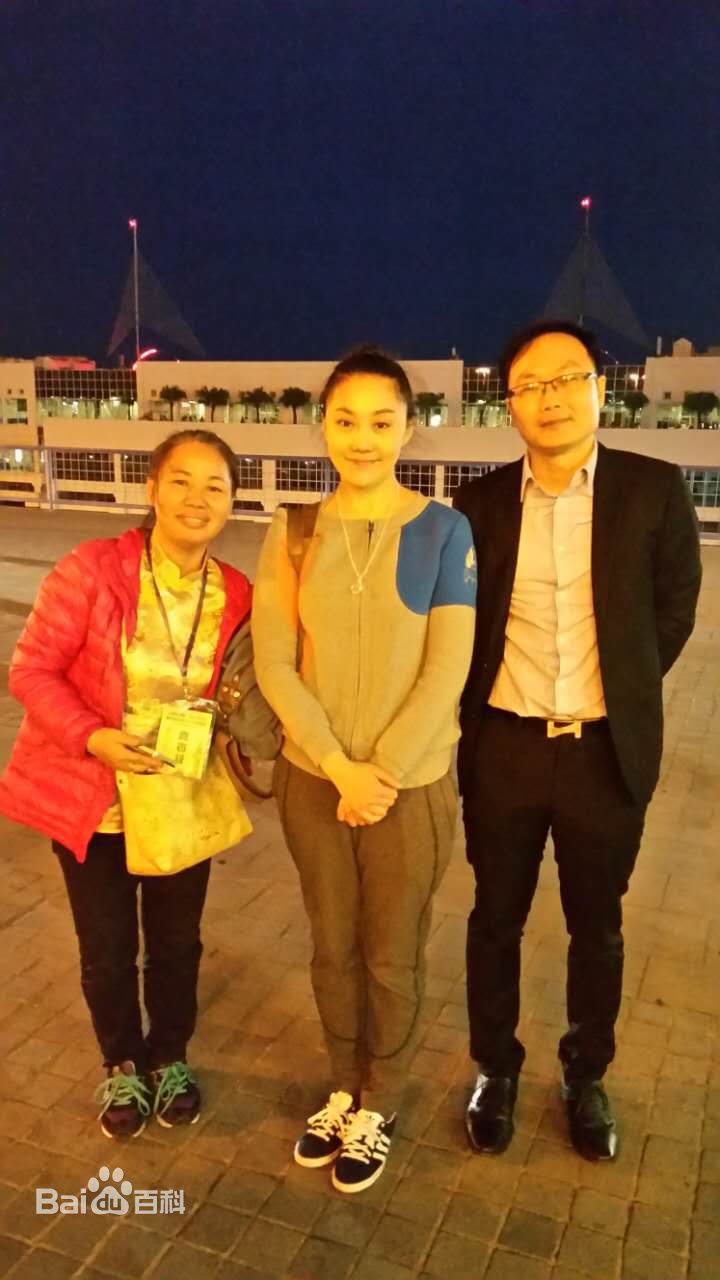 傅冲(Sasa)与亲友合影2前后照片