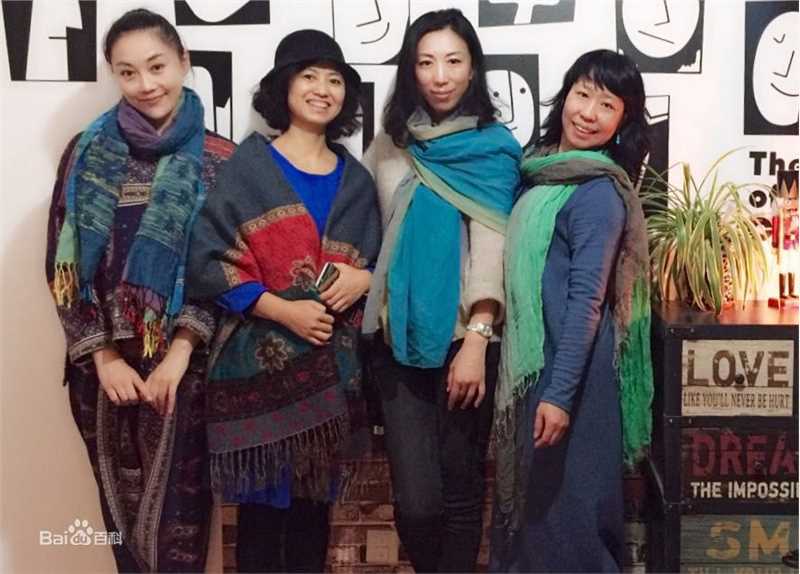 傅冲(Sasa)与亲友合影2前后照片