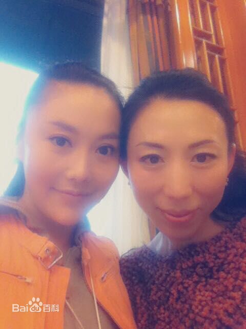 傅冲(Sasa)与亲友合影2前后照片