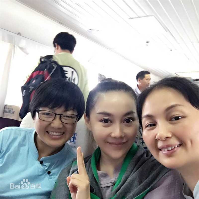 傅冲(Sasa)与亲友合影2前后照片