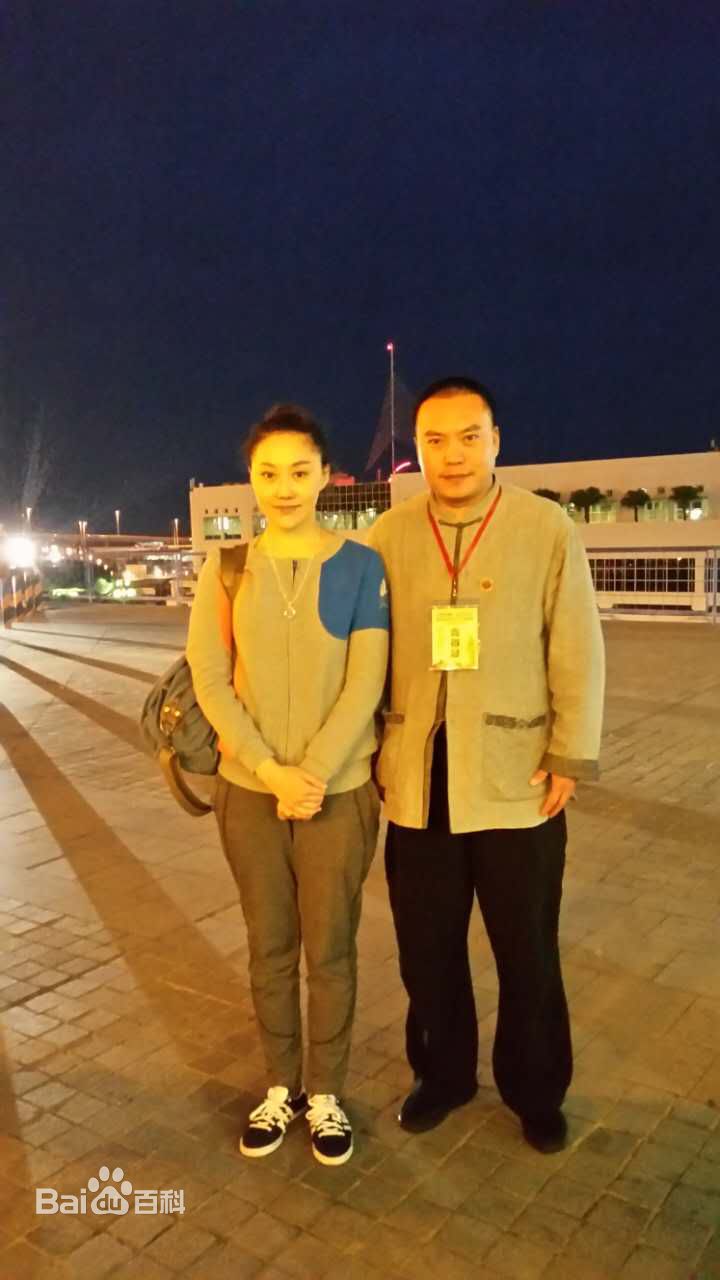 傅冲(Sasa)与亲友合影2前后照片