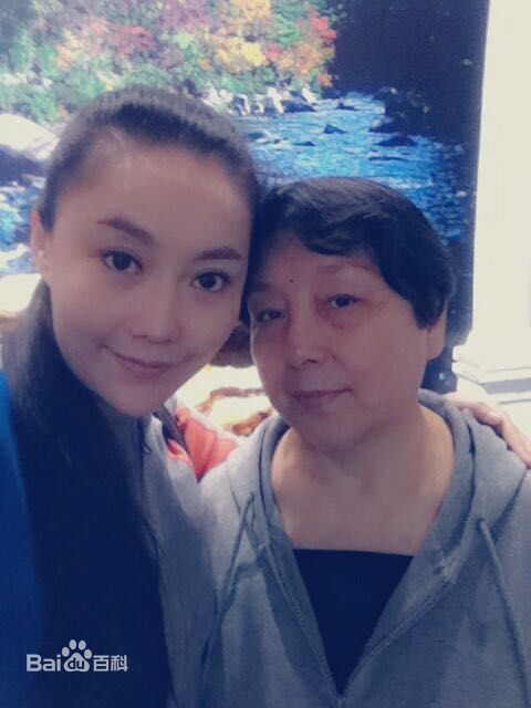 傅冲(Sasa)与亲友合影2前后照片