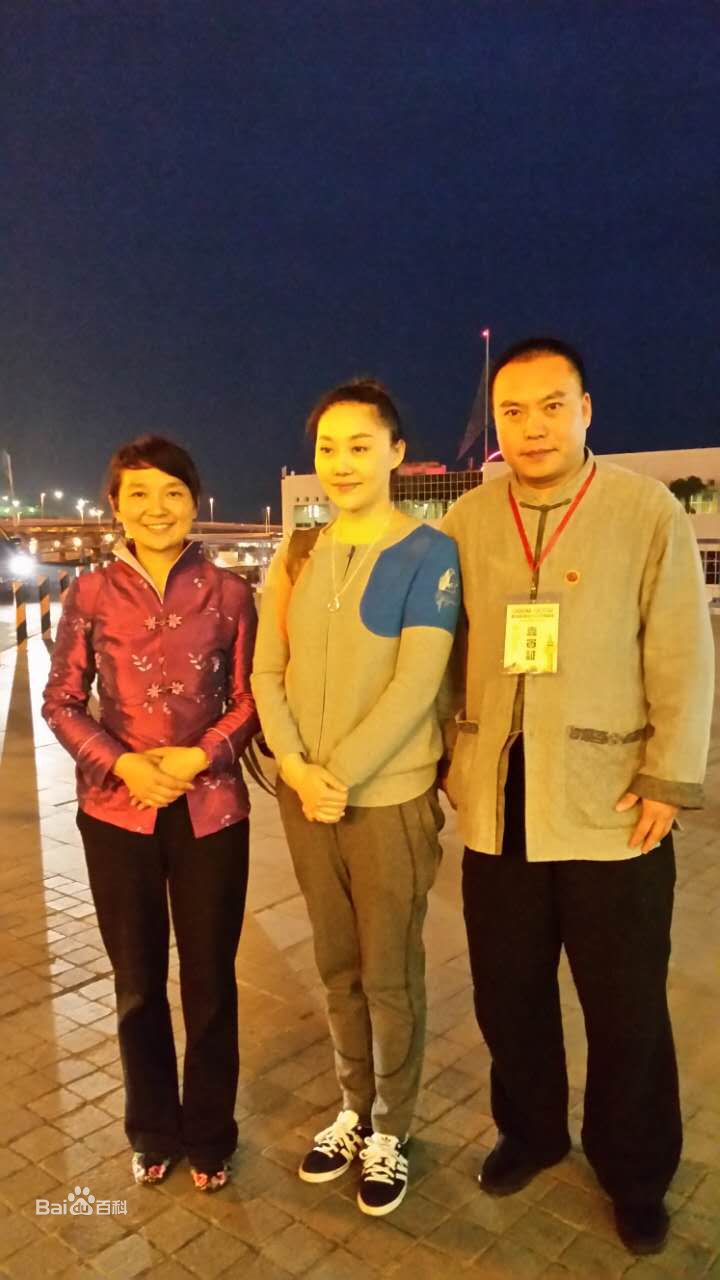 傅冲(Sasa)与亲友合影2前后照片