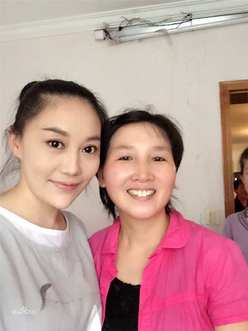 傅冲(Sasa)与亲友合影2前后照片