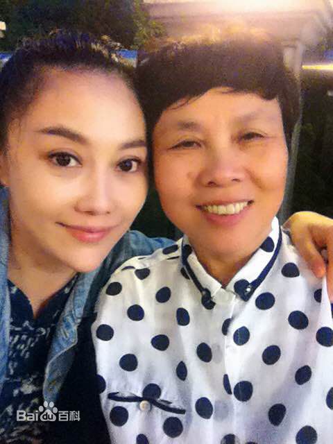 傅冲(Sasa)与亲友合影2前后照片