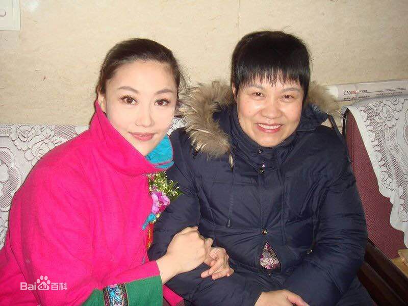 傅冲(Sasa)与亲友合影2前后照片