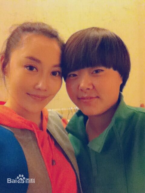 傅冲(Sasa)与亲友合影2前后照片