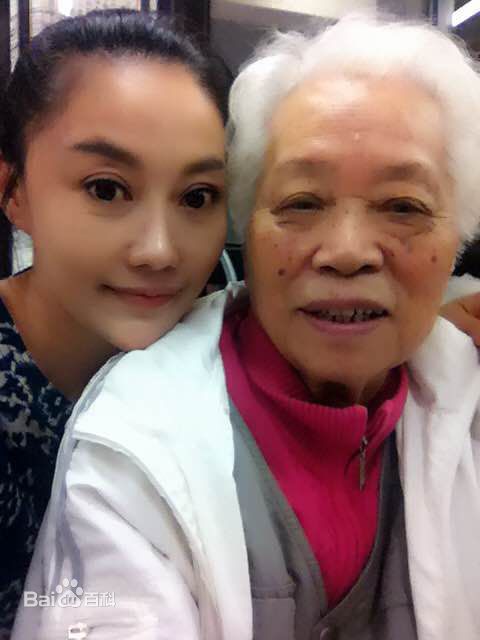 傅冲(Sasa)与亲友合影2前后照片