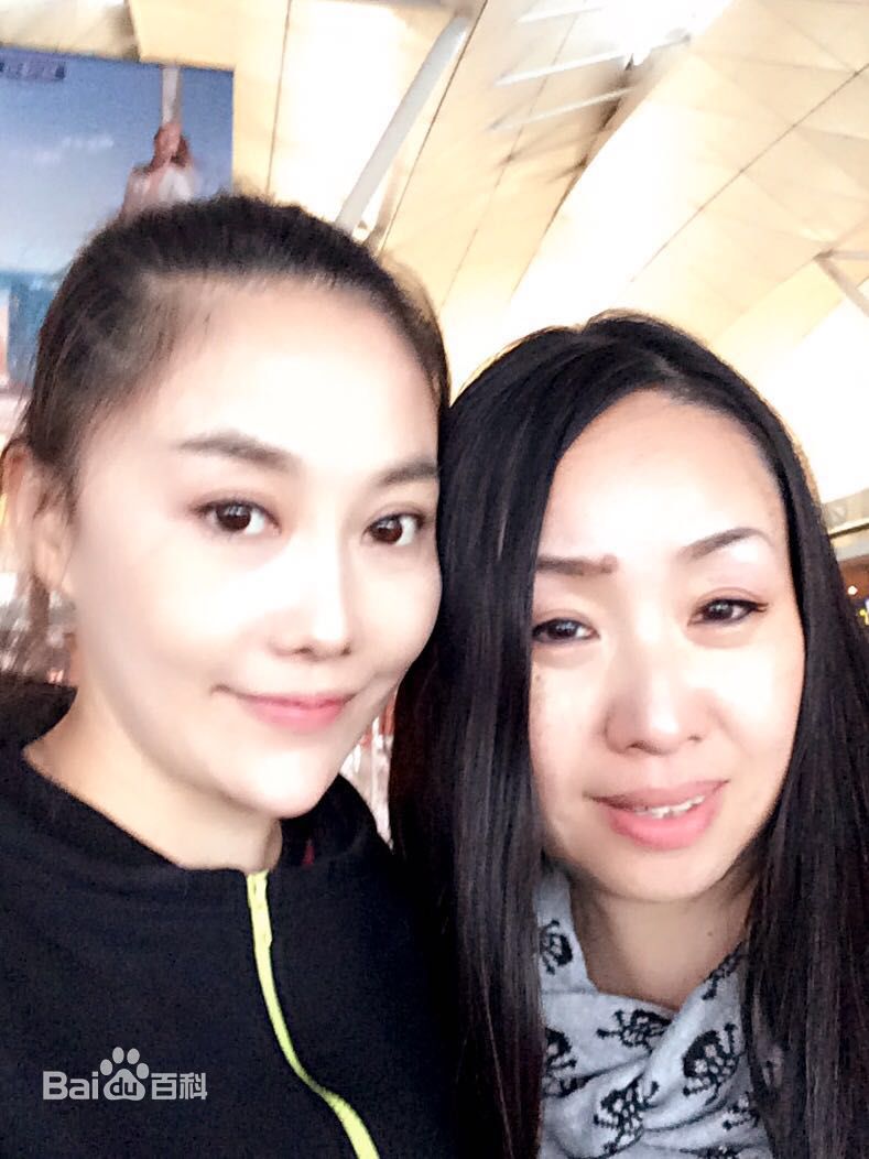 傅冲(Sasa)与亲友合影2前后照片