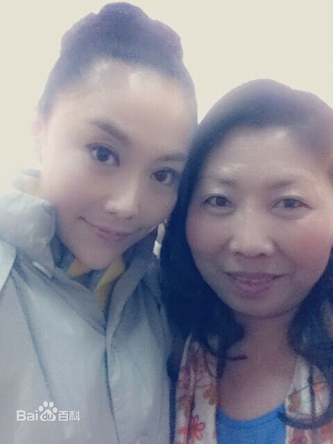 傅冲(Sasa)与亲友合影2前后照片