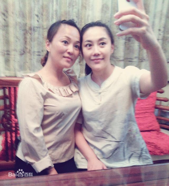 傅冲(Sasa)与亲友合影2前后照片