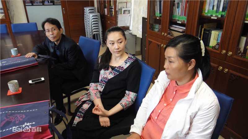 傅冲(Sasa)与亲友合影2前后照片