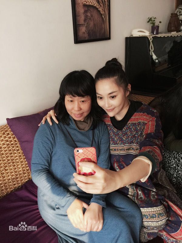 傅冲(Sasa)与亲友合影2前后照片