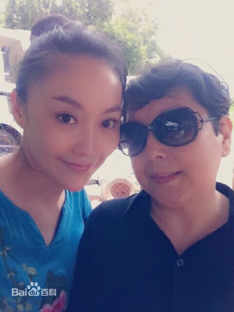 傅冲(Sasa)与亲友合影2前后照片