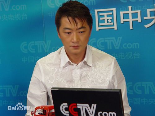 邵峰2007年接受CCTV采访前后照片
