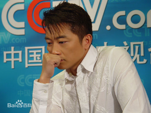 邵峰2007年接受CCTV采访前后照片