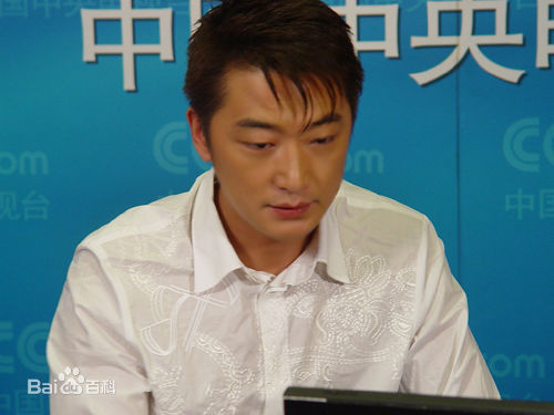 邵峰2007年接受CCTV采访前后照片