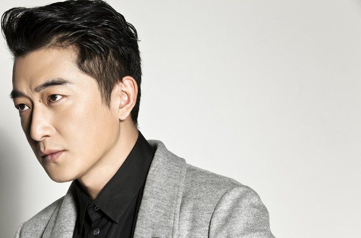 最全邵峰素颜照